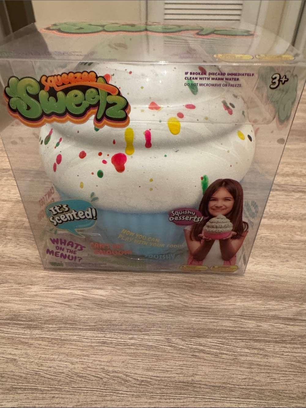 Cupcake Squeezee Scented Blue & White Squishy Toy